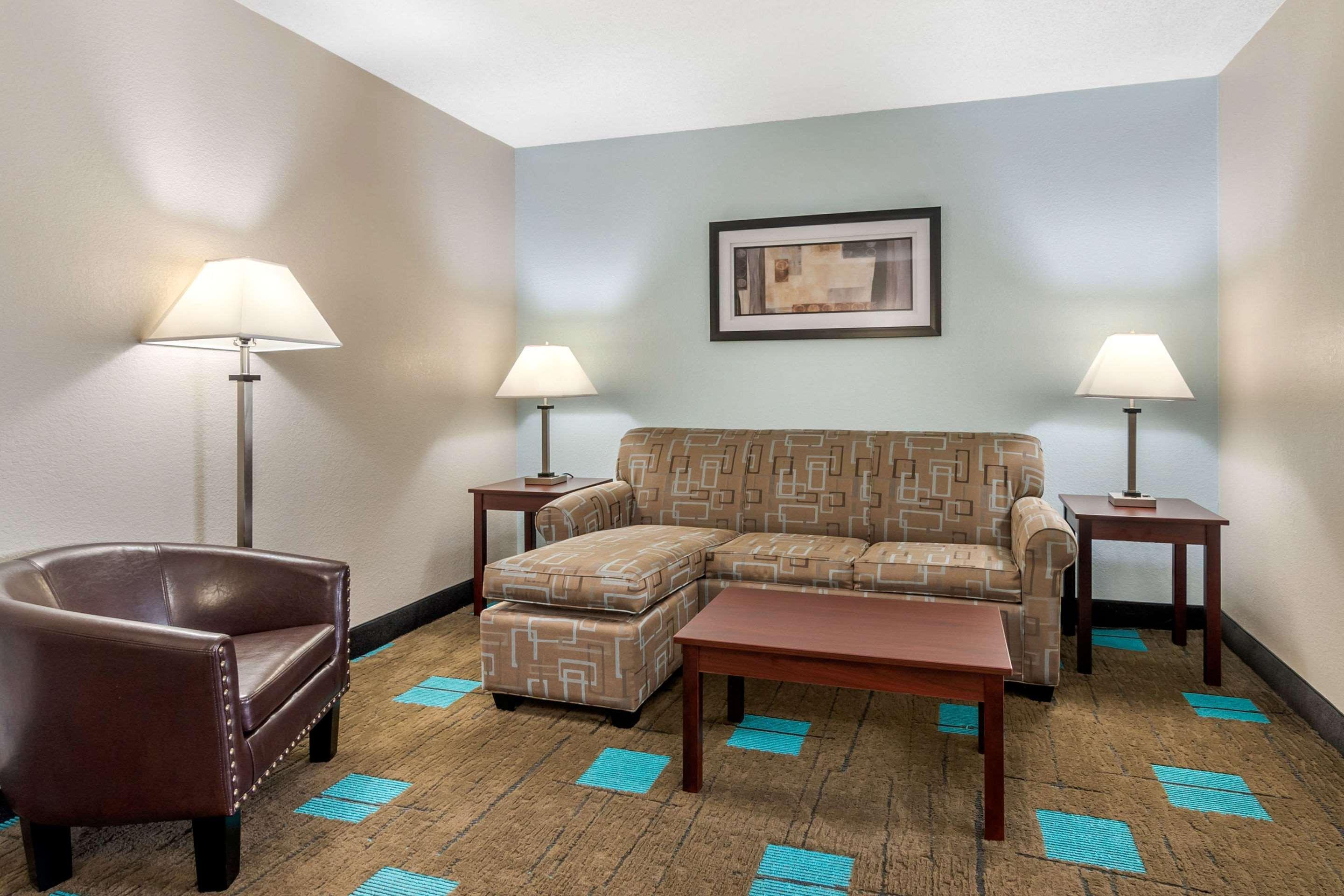 Quality Suites Kansas City International Airport Dış mekan fotoğraf