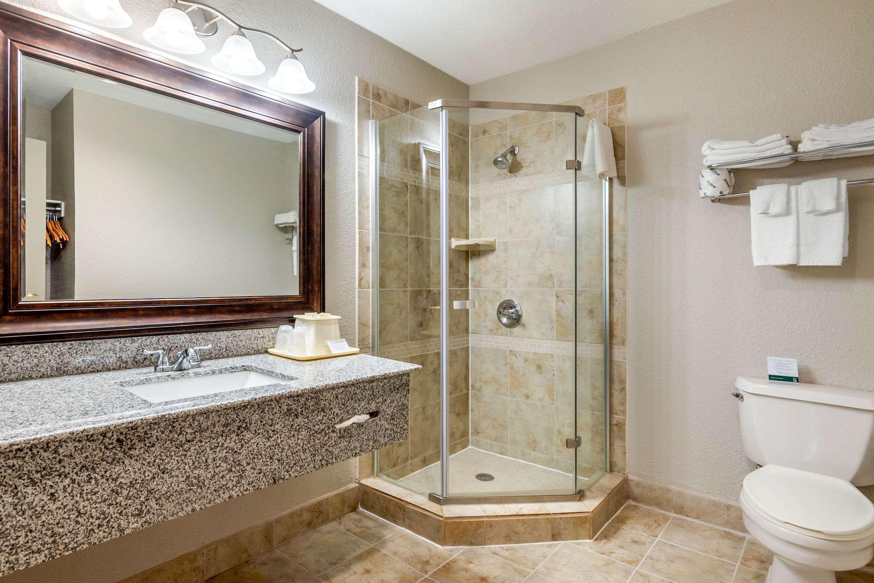 Quality Suites Kansas City International Airport Dış mekan fotoğraf