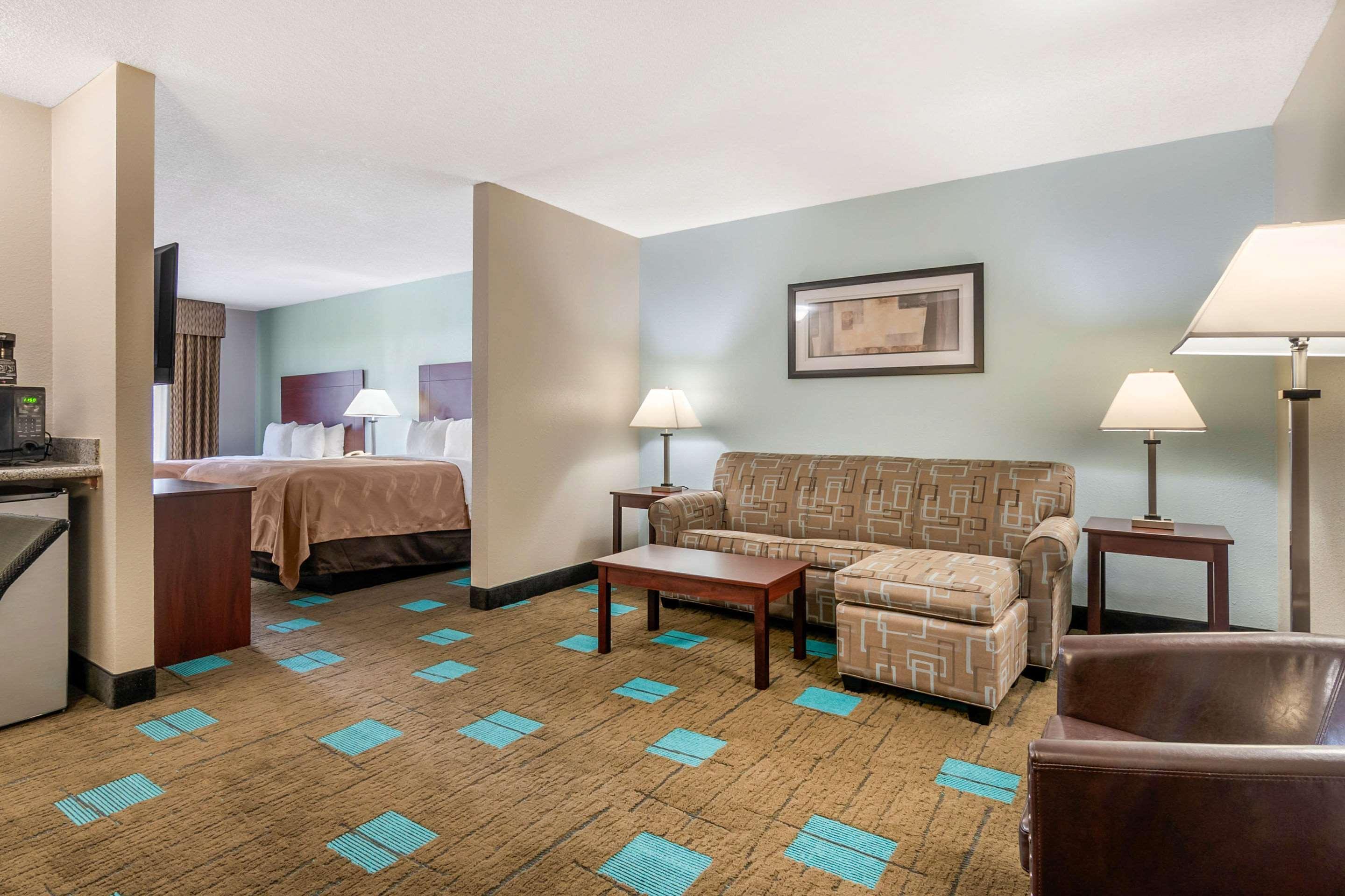 Quality Suites Kansas City International Airport Dış mekan fotoğraf