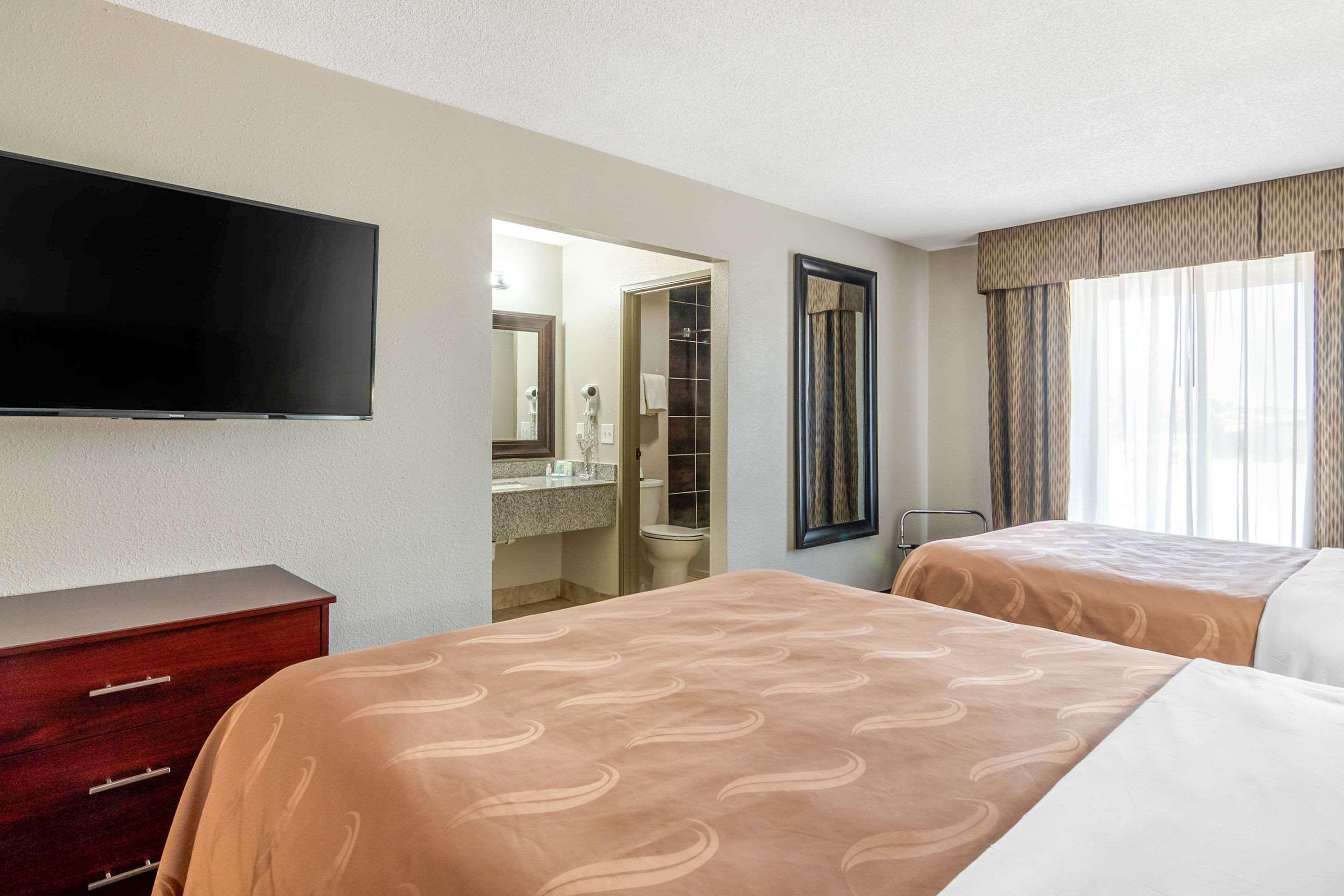 Quality Suites Kansas City International Airport Dış mekan fotoğraf