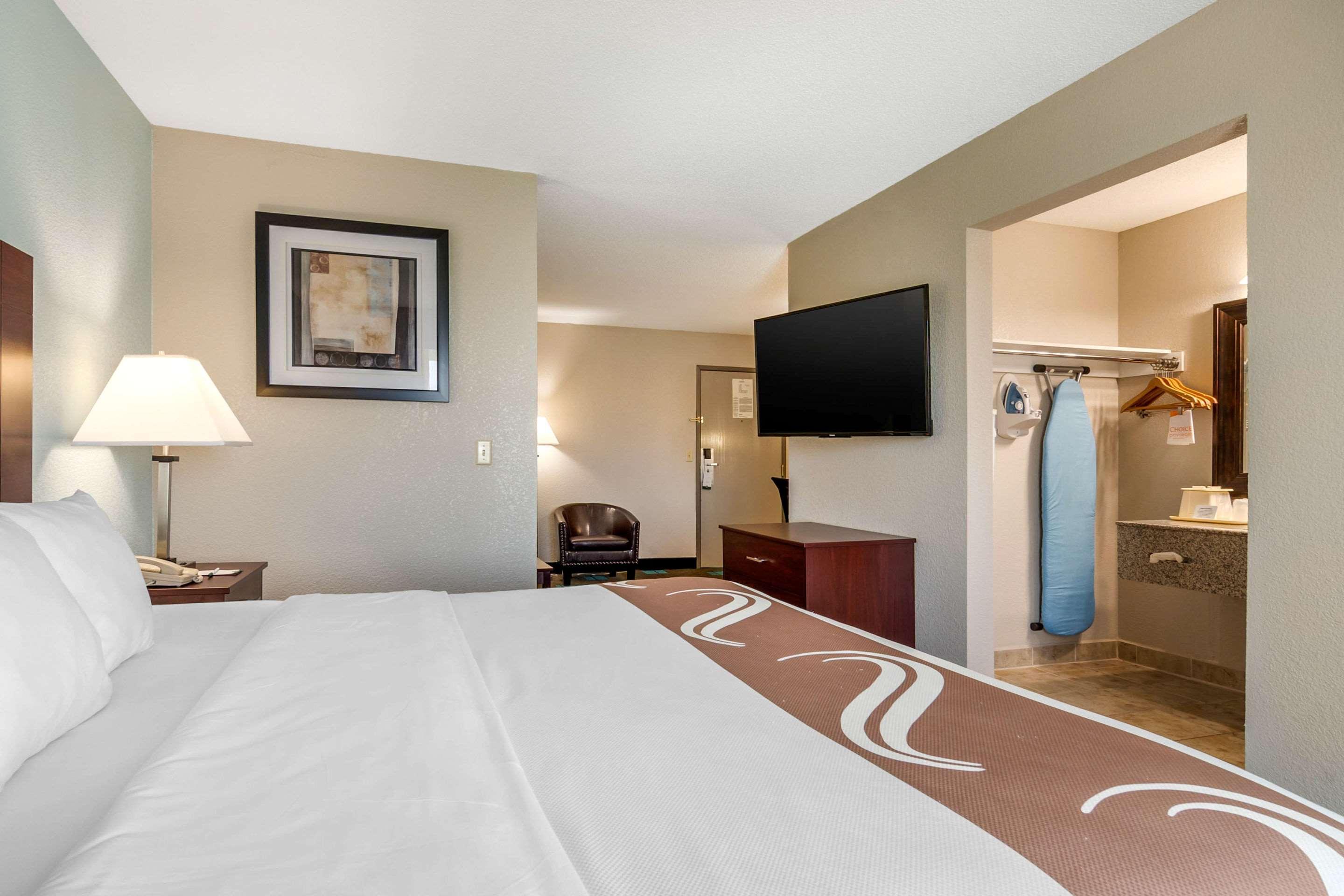 Quality Suites Kansas City International Airport Dış mekan fotoğraf
