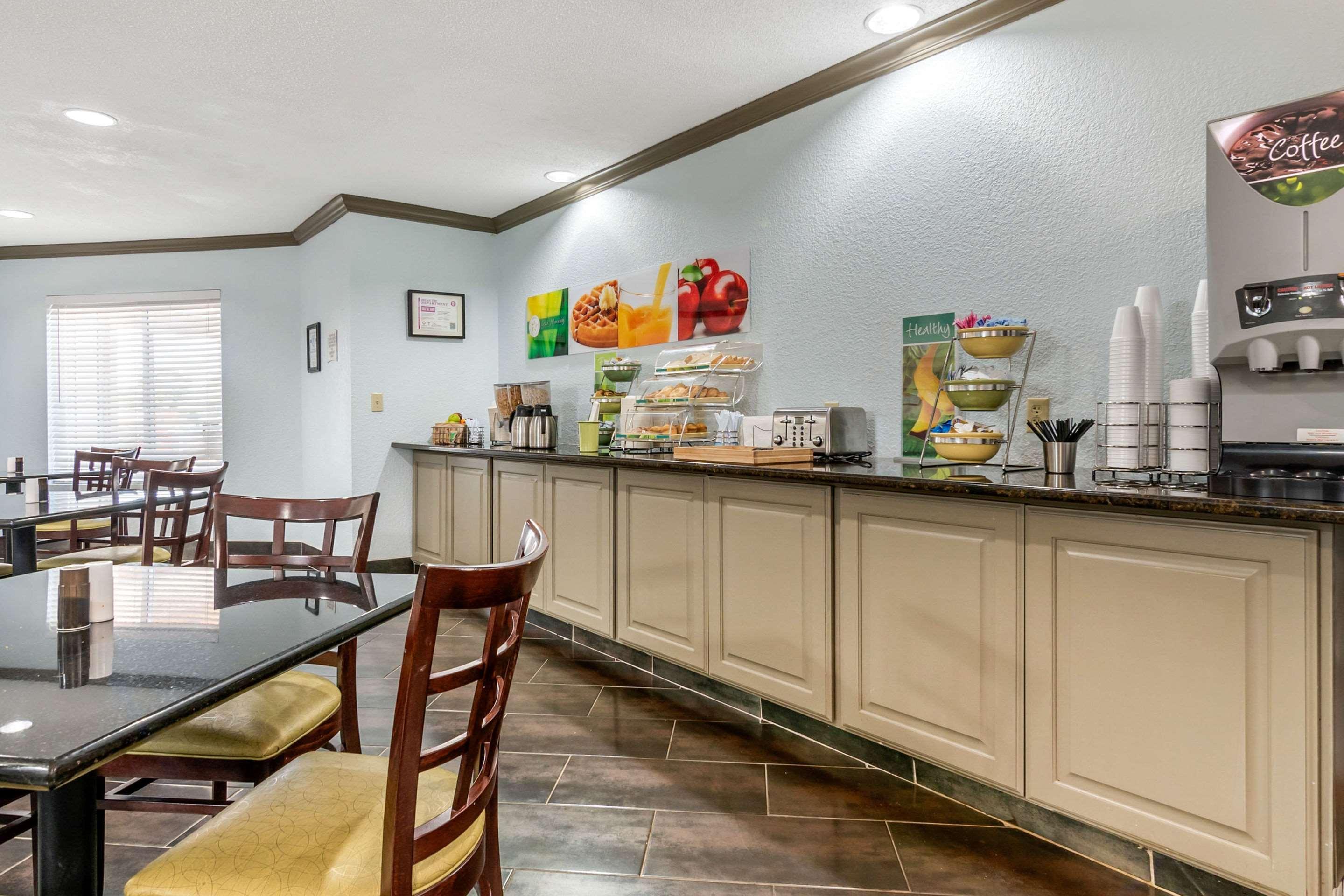 Quality Suites Kansas City International Airport Dış mekan fotoğraf